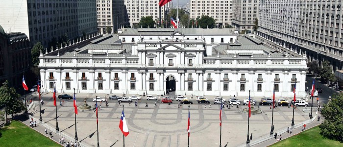 Gobierno contrata sistema de vigilancia para La Moneda y Cerro Castillo