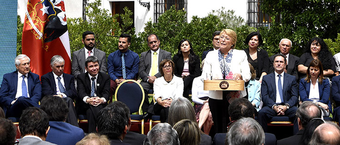 Bachelet busca la equidad salarial
